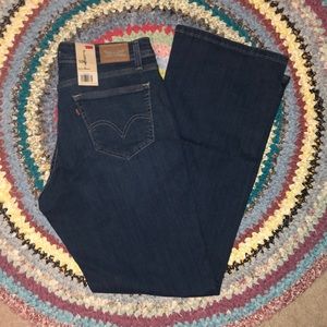 Curvy Bootcut Levi Jeans